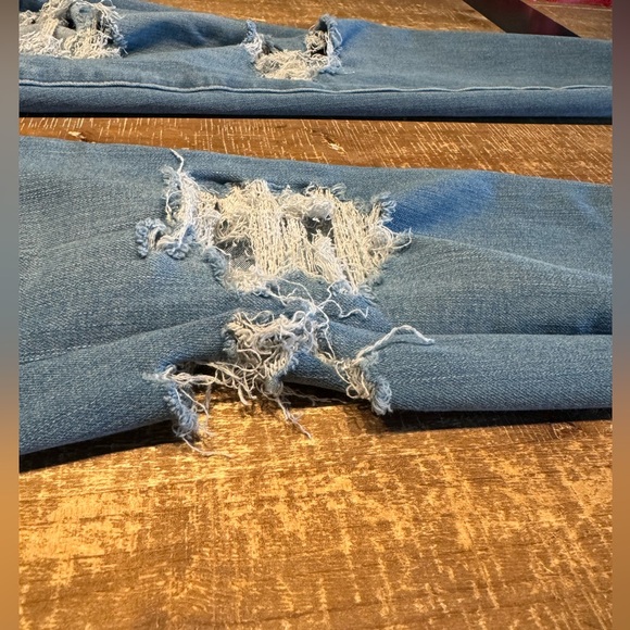 American Eagle Hi-Rise Distressed Jeggings - Picture 10 of 16